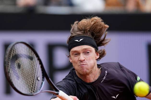 PARIS, FRANCE - MAY 31: Andrey Rublev plays a forehand shot during the 3rd round of Roland Garros 2024 match between Andrey Rublev vs Matteo Arnaldi at Roland Garros Stadium on May 31, 2024 in Paris, France. (Photo by Glenn Gervot Icon Sportswire) TENNIS: MAY 31 Roland-Garros EDITORIAL USE ONLY Icon2024053133082024
