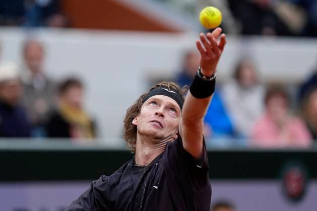 PARIS, FRANCE - MAY 31: Andrey Rublev serves during the 3rd round of Roland Garros 2024 match between Andrey Rublev vs Matteo Arnaldi at Roland Garros Stadium on May 31, 2024 in Paris, France. (Photo by Glenn Gervot Icon Sportswire) TENNIS: MAY 31 Roland-Garros EDITORIAL USE ONLY Icon2024053136842024