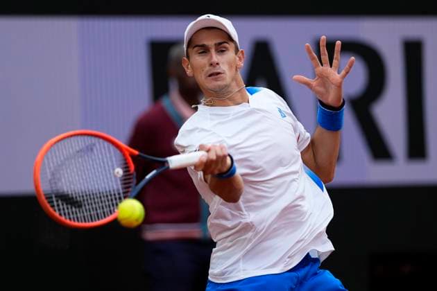 PARIS, FRANCE - MAY 31: Matteo Arnaldi of Italy plays a forehand shot during the 3rd round of Roland Garros 2024 match between Andrey Rublev vs Matteo Arnaldi at Roland Garros Stadium on May 31, 2024 in Paris, France. (Photo by Glenn Gervot Icon Sportswire) TENNIS: MAY 31 Roland-Garros EDITORIAL USE ONLY Icon2024053140632024