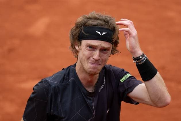 (240601) -- PARIS, June 1, 2024 -- Andrey Rublev reacts during the men s singles third round match between Andrey Rublev of Russia and Matteo Arnaldi of Italy at the French Open tennis tournament at Roland Garros, Paris, France, May 31, 2024. ) (SP)FRANCE-PARIS-TENNIS-FRENCH OPEN-MEN S SINGLES MengxDingbo 