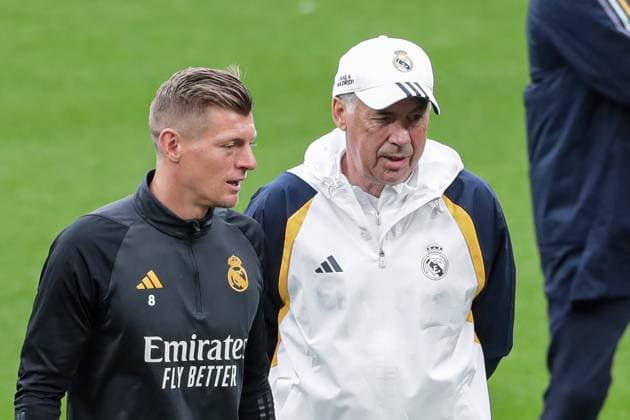 Sport Bilder des Tages May 31, 2024, London, United Kingdom: Toni Kroos of Real Madrid (L) and Carlo Ancelotti Head Coach of Real Madrid (R) seen training session ahead of their UEFA Champions League Final against Borussia Dortmund at Wembley Stadium. London United Kingdom - ZUMAs197 20240531_aaa_s197_167 Copyright: xGrzegorzxWajdax