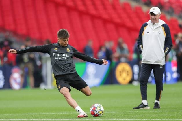 May 31, 2024, London, United Kingdom: Arda Guler of Real Madrid (L) and Carlo Ancelotti, Head Coach Real Madrid (R) seen during training session ahead of their UEFA Champions League Final against Borussia Dortmund at Wembley Stadium. London United Kingdom - ZUMAs197 20240531_aaa_s197_171 Copyright: xGrzegorzxWajdax