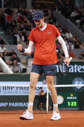 (240601) -- PARIS, June 1, 2024 -- Jannik Sinner celebrates during the men s singles third round match between Jannik Sinner of Italy and Pavel Kotov of Russia at the French Open tennis tournament at Roland Garros, Paris, France, May 31, 2024. ) (SP)FRANCE-PARIS-TENNIS-FRENCH OPEN-MEN S SINGLES GaoxJing 
