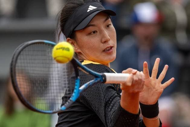 (240601) -- PARIS, June 1, 2024 -- Wang Xinyu hits a return during the women s singles third round match between Wang Xinyu of China and Anastasia Potapova of Russia at the French Open tennis tournament at Roland Garros, Paris, France, May 31, 2024. ) (SP)FRANCE-PARIS-TENNIS-FRENCH OPEN-WOMEN S SINGLES MengxDingbo 