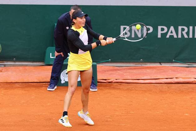 2024.06.01 Paryz Tenis French Open Roland Garros 2024 Qinwen Zheng - Elina Avanesyan N Z Elina Avanesyan Foto Pawel Andrachiewicz PressFocus 2024.06.01 Paris Tennis French Open Roland Garros 2024 Qinwen Zheng - Elina Avanesyan Elina Avanesyan Photo Pawel Andrachiewicz PressFocus NEWSPIX.PL --- Newspix.pl  20240601_PF_PA012