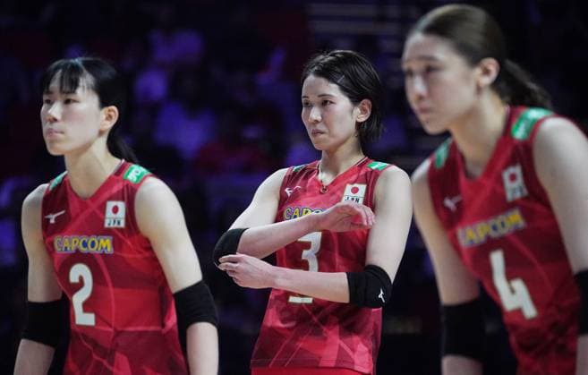 (240601) -- MACAO, June 1, 2024 -- Koga Sarina (C) of Japan reacts during the preliminary match between Japan and the Dominican Republic at the Women s Volleyball Nations League 2024 Macao in Macao, south China, June 1, 2024. ) (SP)CHINA-MACAO-VOLLEYBALL-WOMEN S NATIONS LEAGUE 2024-JPN VS DOM (CN) LuixSuixWai 