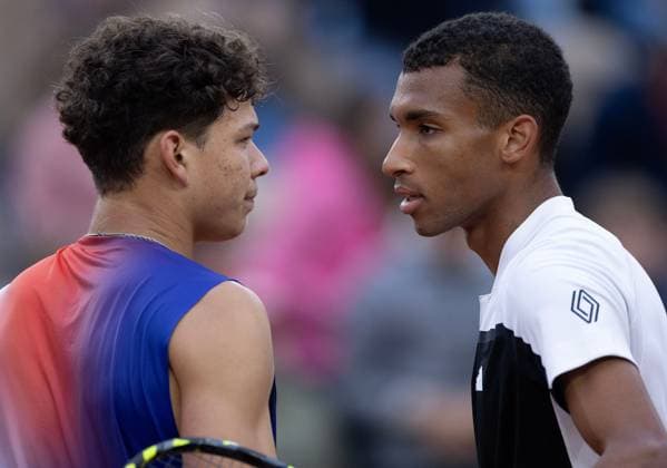 Felix Auger Aliassime of Canada celebrates French Open Tennis, Day 7, Tennis, Roland Garros, Paris, France - 01 June 2024  Copyright: xEllaxLing Shutterstockx 14516282ag
