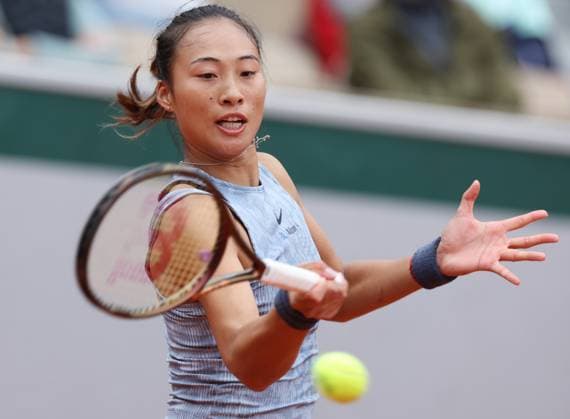 (240601) -- PARIS, June 1, 2024 -- Zheng Qinwen of China hits a return to Elina Avanesyan of Russia during the women s singles third round match at the French Open tennis tournament at Roland Garros in Paris, France, June 1, 2024. ) (SP)FRANCE-PARIS-TENNIS-FRENCH OPEN-WOMEN S SINGLES GaoxJing 