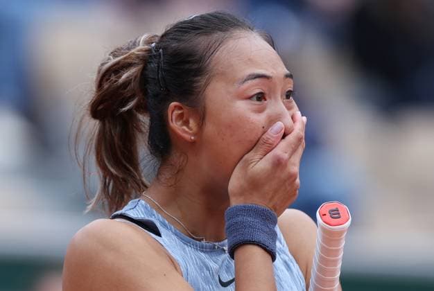(240601) -- PARIS, June 1, 2024 -- Zheng Qinwen of China reacts while competing against Elina Avanesyan of Russia during the women s singles third round match at the French Open tennis tournament at Roland Garros in Paris, France, June 1, 2024. ) (SP)FRANCE-PARIS-TENNIS-FRENCH OPEN-WOMEN S SINGLES GaoxJing 