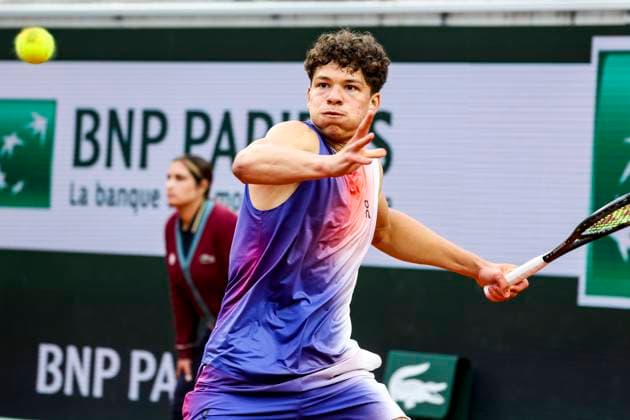 TENNIS - French Open 2024 PARIS,FRANCE,01.JUN.24 - TENNIS - ATP, Tennis Herren World Tour, French Open, Roland Garros, Grand Slam. Image shows Ben Shelton (USA).  GEPAxpictures xPatrickxSteiner
