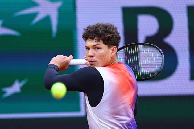 2024.06.01 Paryz Tenis French Open Roland Garros 2024 Ben Shelton - Felix Auger-Aliassime N Z Ben Shelton Foto Pawel Andrachiewicz PressFocus 2024.06.01 Paris Tennis French Open Roland Garros 2024 Ben Shelton - Felix Auger-Aliassime Ben Shelton Photo Pawel Andrachiewicz PressFocus NEWSPIX.PL --- Newspix.pl  20240601_PF_PA117