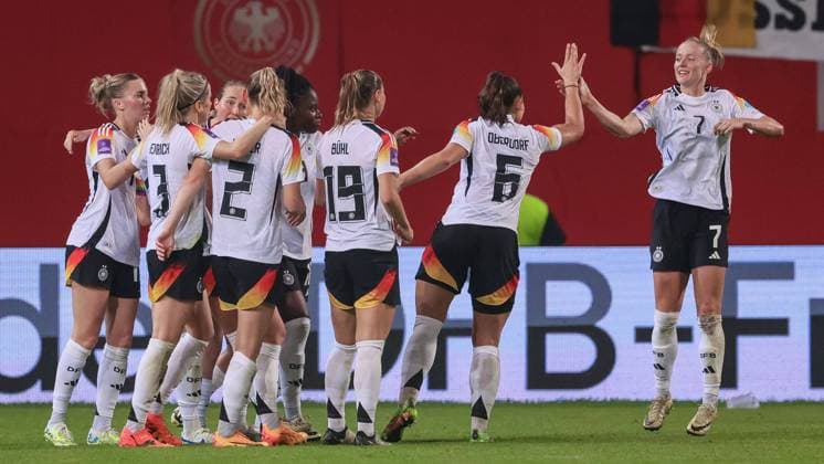 from left players of Germany, DFB with goal celebration, cheering, jubilant, optimistic, game scene, highlight, joy about the goal to 3 1, 31 05 2024, Rostock Germany , football, European Championship qualification women, Germany Poland xobx
