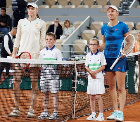 Kazakh Elena Rybakina and Belgian Elise Mertens pose ahead of a tennis match between Belgian Mertens and Kazakhstani Rybakina, in the third round of the women s singles, at the Roland Garros French Open tennis tournament, in Paris, France, Saturday 01 June 2024. This year s tournament takes place from 26 May to 09 June. BENOITxDOPPAGNE  x93783143x