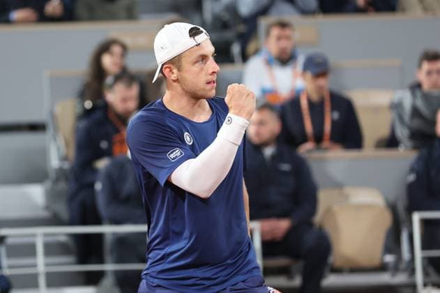 ROLAND GARROS 2024 Thierry Larret Maxppp. Tennis. Roland Garros 2024. Internationaux de France de tennis. Stade Roland Garros, Paris (75). Le 1er juin 2024. Court Philippe Chatrier : Alexander ZVEREV (GER) vs Tallon GRIEKSPOOR (NED) PARIS (75) STADE ROLAND GARROS PARIS ILE DE FRANCE FRANCE  Copyright: xThierryxLarret MAXPPPxThierryxLarretx TL_20240601_0395 0492763391st