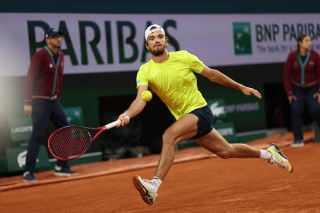 ROLAND GARROS PHOTOPQR LE PARISIEN Le Parisien Arnaud Journois ; PARIS ; 01 06 2024 ; TENNIS , ROLAND GARROS 2024 , 01 06 2024 Daniil Medvedev vs Tomas Machac PHOTO LE PARISIEN ARNAUD JOURNOIS June 1st 2024 Roland Garros french open PARIS France  Copyright: xPHOTOPQR LExPARISIEN MAXPPPxLexParisienx xArnaudxJournoisx 20240601LPA1088 20240601LPA1088