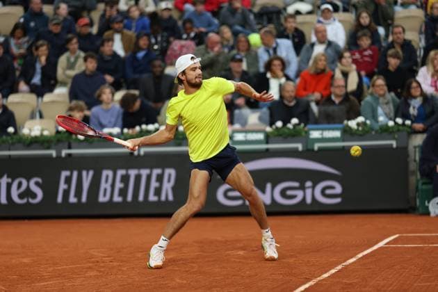 ROLAND GARROS PHOTOPQR LE PARISIEN Le Parisien Arnaud Journois ; PARIS ; 01 06 2024 ; TENNIS , ROLAND GARROS 2024 , 01 06 2024 Daniil Medvedev vs Tomas Machac PHOTO LE PARISIEN ARNAUD JOURNOIS June 1st 2024 Roland Garros french open PARIS France  Copyright: xPHOTOPQR LExPARISIEN MAXPPPxLexParisienx xArnaudxJournoisx 20240601LPA1090 20240601LPA1090