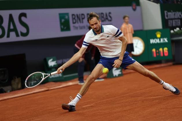 ROLAND GARROS PHOTOPQR LE PARISIEN Le Parisien Arnaud Journois ; PARIS ; 01 06 2024 ; TENNIS , ROLAND GARROS 2024 , 01 06 2024 Daniil Medvedev vs Tomas Machac PHOTO LE PARISIEN ARNAUD JOURNOIS June 1st 2024 Roland Garros french open PARIS France  Copyright: xPHOTOPQR LExPARISIEN MAXPPPxLexParisienx xArnaudxJournoisx 20240601LPA1107 20240601LPA1107