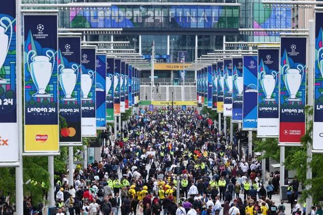 1st June 2024; Wembley Stadium, London, England; UEFA Champions League Football Final, Borussia Dortmund versus Real Madrid; Fans walk up Wembley way  ActionPlus12649694 ShaunxBrooks
