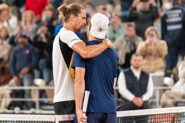 2024-06-01 2024 French Open Day 7 PARIS, FRANCE - JUNE 1: Alexander Zverev of Germany interacts with Tallon Griekspoor of the Netherlands during Day 7 of the 2024 French Open at Roland Garros on June 1, 2024 in Paris, France. (Photo by Marleen Fouchier BSR Agency) Paris France Content not available for redistribution in The Netherlands directly or indirectly through any third parties. Copyright: xBSRxAgencyx