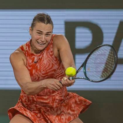 Roland Garros 2024 - Day 7 Aryna Sabalenka is returning the ball against Paula Badosa during the Roland Garros Grand Slam Tournament - Day 07 in Paris, France, on June 01, 2024. Paris France  Copyright: xRobertxSzaniszlox originalFilename:szaniszlo-notitle240601_npAwx.jpg