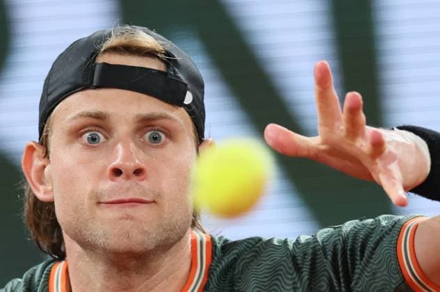 Belgian Zizou Bergs pictured during a tennis match between Belgian Bergs and Bulgarian Dimitrov, continued after the game was suspended yesterday due to the rainfall, in the third round of the men s singles, at the Roland Garros French Open tennis tournament, in Paris, France, Saturday 01 June 2024. This year s grand slam tournament takes place from 26 May to 09 June. BENOITxDOPPAGNE  x93798969x