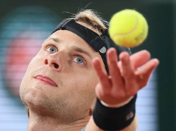 Belgian Zizou Bergs pictured during a tennis match between Belgian Bergs and Bulgarian Dimitrov, continued after the game was suspended yesterday due to the rainfall, in the third round of the men s singles, at the Roland Garros French Open tennis tournament, in Paris, France, Saturday 01 June 2024. This year s grand slam tournament takes place from 26 May to 09 June. BENOITxDOPPAGNE  x93798978x