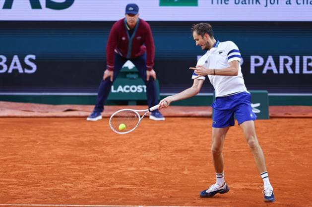 2024.06.01 Paryz Tenis French Open Roland Garros 2024 Tomas Machac - Daniil Medvedev N Z Daniil Medvedev Foto Pawel Andrachiewicz PressFocus 2024.06.01 Paris Tennis French Open Roland Garros 2024 Tomas Machac - Daniil Medvedev Daniil Medvedev Photo Pawel Andrachiewicz PressFocus NEWSPIX.PL --- Newspix.pl  20240601_PF_PA406
