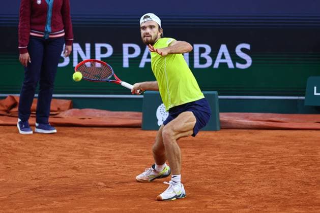 2024.06.01 Paryz Tenis French Open Roland Garros 2024 Tomas Machac - Daniil Medvedev N Z Tomas Machac Foto Pawel Andrachiewicz PressFocus 2024.06.01 Paris Tennis French Open Roland Garros 2024 Tomas Machac - Daniil Medvedev Tomas Machac Photo Pawel Andrachiewicz PressFocus NEWSPIX.PL --- Newspix.pl  20240601_PF_PA413