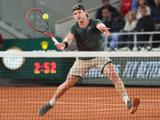 Belgian Zizou Bergs pictured in action during a tennis match between Belgian Bergs and Bulgarian Dimitrov, continued after the game was suspended yesterday due to the rainfall, in the third round of the men s singles, at the Roland Garros French Open tennis tournament, in Paris, France, Saturday 01 June 2024. This year s grand slam tournament takes place from 26 May to 09 June. BENOITxDOPPAGNE  x93799552x