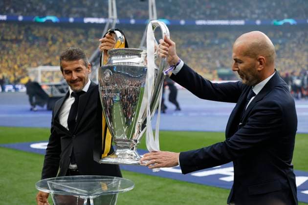 Borussia Dortmund v Real Madrid CF - UEFA Champions League Final 2023 24 Karl-Heinz Riedle and Zinedine Zidane take European Cup from stand before the UEFA Champions League 2023 24 final match between Borussia Dortmund and Real Madrid CF at Wembley Stadium on June 1, 2024 in London, England. London Wembley Stadium England United Kingdom Copyright: xRichardxSellers Sportsphoto APLx 14039575