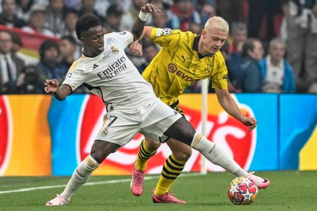 from left in duel Vinicius Junior 7, Real Madrid Julian Ryerson 26, Borussia Dortmund 01 06 2024 Soccer, Champions League Final, Borussia Dortmund vs Real Madrid, Stadium in Wembley, London, London Borough of Brent United Kingdom Copyright: xpepphotox xHorstxMauelshagenx pep00321, pep_20240601_hm