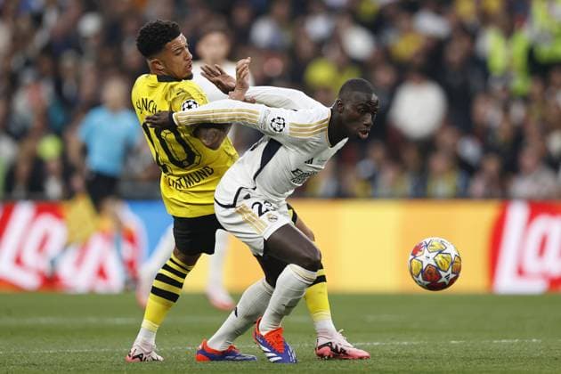 LONDON - (l-r) Jadon Sancho of Borussia Dortmund, Ferland Mendy of Real Madrid during the UEFA Champions League Final between Borussia Dortmund and Real Madrid at Wembley Stadium on June 1, 2024 in London, United Kingdom. ANP Hollandse Hoogte MAURICE VAN STEEN UEFA Champions League 2023 24 FINAL 2024 xVIxANPxSportx xVanxSteenxFotografiexIVx 500095732 originalFilename: 500095732.jpg