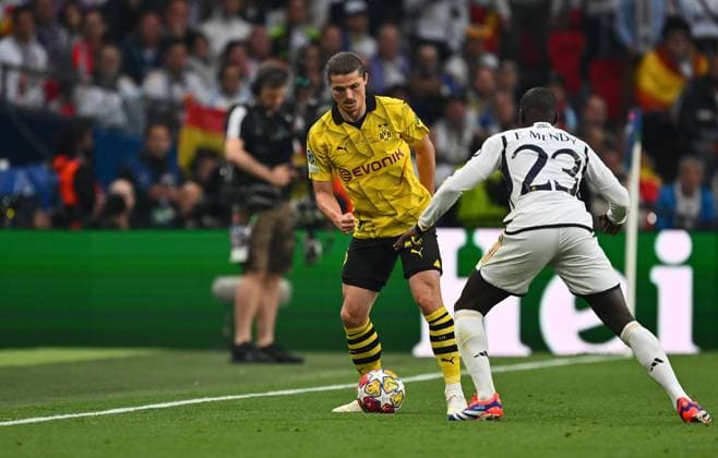 01 06 2024, xfux, Football UEFA Champions League Final 2024, Borussia Dortmund Real Madrid, emspor, v l Marcel Sabitzer Borussia Dortmund , Ferland Mendy Real Madrid DFL DFB REGULATIONS PROHIBIT ANY USE OF PHOTOGRAPHS as IMAGE SEQUENCES and or QUASI VIDEO London