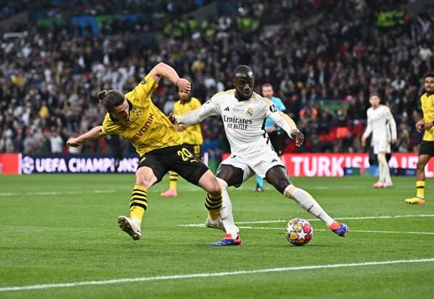 01 06 2024, xfux, Football UEFA Champions League Final 2024, Borussia Dortmund Real Madrid, emspor, v l Marcel Sabitzer Borussia Dortmund , Ferland Mendy Real Madrid DFL DFB REGULATIONS PROHIBIT ANY USE OF PHOTOGRAPHS as IMAGE SEQUENCES and or QUASI VIDEO London