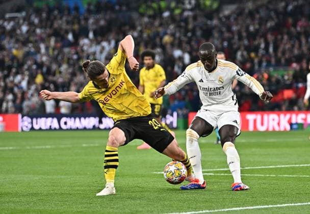 01 06 2024, xfux, Football UEFA Champions League Final 2024, Borussia Dortmund Real Madrid, emspor, v l Marcel Sabitzer Borussia Dortmund , Ferland Mendy Real Madrid DFL DFB REGULATIONS PROHIBIT ANY USE OF PHOTOGRAPHS as IMAGE SEQUENCES and or QUASI VIDEO London