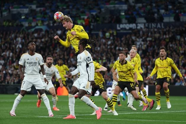 Real Madrid s Vinicius Jr (L) and Eduardo Camavinga (R) in action against Dortmund s Julian Brandt (C) during the UEFA Champions League final soccer match between Borussia Dortmund and Real Madrid, in London, Britain, 01 June 2024. UEFA Champions League final - Borussia Dortmund vs Real Madrid !ACHTUNG: NUR REDAKTIONELLE NUTZUNG!  Copyright: xKikoxHuescax(es-ES)x GRAF2807 20240601-55013752411_1