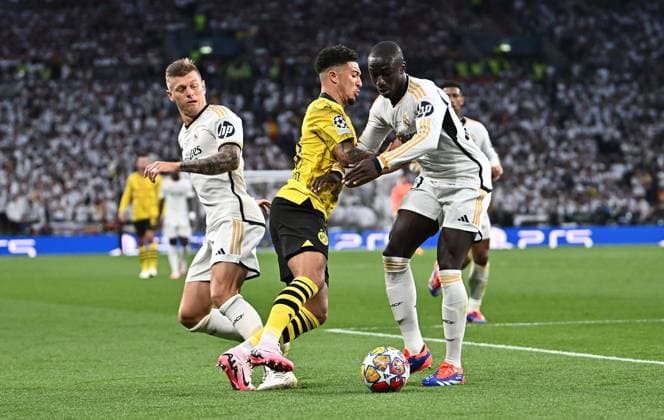 01 06 2024, xfux, Football UEFA Champions League Final 2024, Borussia Dortmund Real Madrid, emspor, v l Toni Kroos Real Madrid , Jaden Sancho Borussia Dortmund , Ferland Mendy Real Madrid DFL DFB REGULATIONS PROHIBIT ANY USE OF PHOTOGRAPHS as IMAGE SEQUENCES and or QUASI VIDEO London