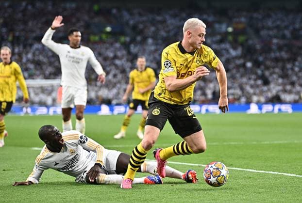 01 06 2024, xfux, Football UEFA Champions League Final 2024, Borussia Dortmund Real Madrid, emspor, v l Ferland Mendy Real Madrid , Julian Ryerson Borussia Dortmund DFL DFB REGULATIONS PROHIBIT ANY USE OF PHOTOGRAPHS as IMAGE SEQUENCES and or QUASI VIDEO London