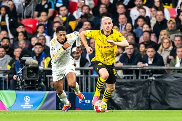 240601 Julian Ryerson of Dortmund and Jude Bellingham of Real Madrid during the UEFA Champions League final between Dortmund and Real Madrid on June 1, 2024 in London Photo Petter Arvidson BILDBYRAN kod PA PA0818 fotboll football soccer fotball champions league final dortmund real madrid bbeng  Copyright: PETTERxARVIDSON BB240601PA114