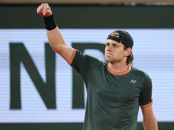 Belgian Zizou Bergs reacts during a tennis match between Belgian Bergs and Bulgarian Dimitrov, continued after the game was suspended yesterday due to the rainfall, in the third round of the men s singles, at the Roland Garros French Open tennis tournament, in Paris, France, Saturday 01 June 2024. This year s grand slam tournament takes place from 26 May to 09 June. BENOITxDOPPAGNE  x93801022x