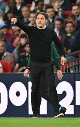 01 06 2024, xfux, football UEFA Champions League Final 2024, Borussia Dortmund Real Madrid, emspor, v l coach Edin Terzic Borussia Dortmund gives instructions, gesticulates, gesticulate with arms gives instructions, gesticulate DFL DFB REGULATIONS PROHIBIT ANY USE OF PHOTOGRAPHS as IMAGE SEQUENCES and or QUASI VIDEO London