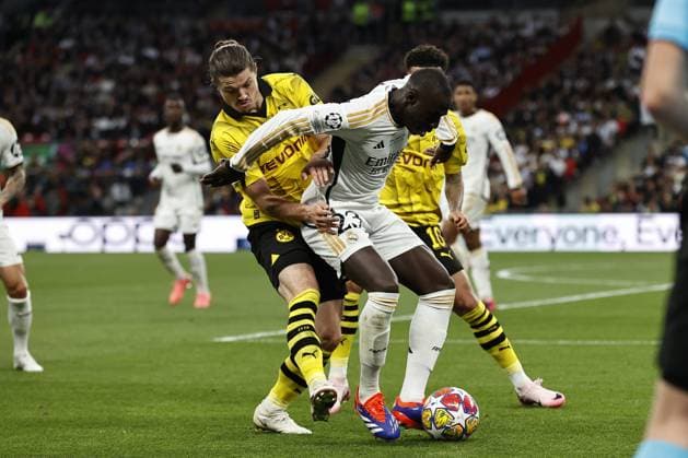 LONDON - (l-r) Marcel Sabitzer of Borussia Dortmund, Ferland Mendy of Real Madrid, Jadon Sancho of Borussia Dortmund during the UEFA Champions League Final between Borussia Dortmund and Real Madrid at Wembley Stadium on June 1, 2024 in London, United Kingdom. ANP Hollandse Hoogte MAURICE VAN STEEN UEFA Champions League 2023 24 FINAL 2024 xVIxANPxSportx xVanxSteenxFotografiexIVx 500097557 originalFilename: 500097557.jpg