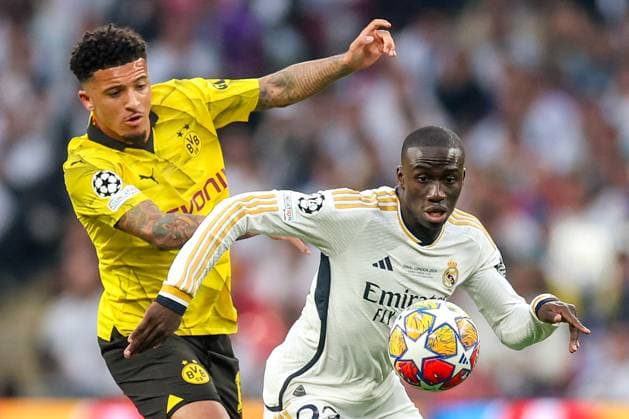Borussia Dortmund v Real Madrid CF - UEFA Champions League Final 2023 24 LONDON, ENGLAND - JUNE 1: Jadon Sancho of Dortmund in action against Ferland Mendy of Real Madrid during the UEFA Champions League 2023 24 final match between Borussia Dortmund v Real Madrid CF at Wembley Stadium on June 1, 2024 in London, England. SanjinxStrukic PIXSELL