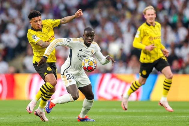 Borussia Dortmund v Real Madrid CF - UEFA Champions League Final 2023 24 LONDON, ENGLAND - JUNE 1: Jadon Sancho of Dortmund in action against Ferland Mendy of Real Madrid during the UEFA Champions League 2023 24 final match between Borussia Dortmund v Real Madrid CF at Wembley Stadium on June 1, 2024 in London, England. SanjinxStrukic PIXSELL