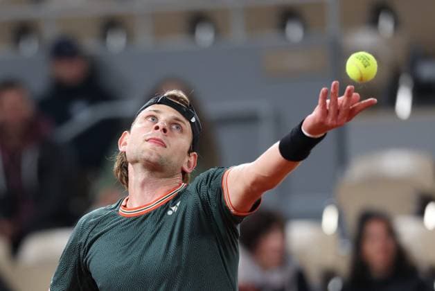 ROLAND GARROS 2024 Thierry Larret Maxppp. Tennis. Roland Garros 2024. Internationaux de France de tennis. Stade Roland Garros, Paris (75). Le 1er juin 2024. Court Philippe Chatrier : Zizou BERG (BEL) vs Grigor DIMITROV (BUL) PARIS (75) STADE ROLAND GARROS PARIS ILE DE FRANCE FRANCE  Copyright: xThierryxLarret MAXPPPxThierryxLarretx TL_20240601_2010 0492768550st
