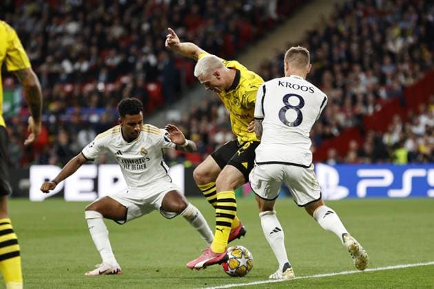 LONDON - (l-r) Rodrygo of Real Madrid, Julian Ryerson of Borussia Dortmund, Toni Kroos of Real Madrid during the UEFA Champions League Final between Borussia Dortmund and Real Madrid at Wembley Stadium on June 1, 2024 in London, United Kingdom. ANP Hollandse Hoogte MAURICE VAN STEEN UEFA Champions League 2023 24 FINAL 2024 xVIxANPxSportx xVanxSteenxFotografiexIVx 500098016 originalFilename: 500098016.jpg