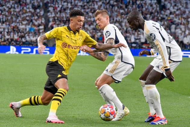 from left in duel Jadon Malik Sancho 10, Borussia Dortmund Toni Kroos 8, Real Madrid Ferland Mendy 23, Real Madrid 01 06 2024 Football, Champions League Final, Borussia Dortmund vs Real Madrid, Wembley Stadium, London, London Borough of Brent United Kingdom Copyright: xpepphotox xHorstxMauelshagenx pep00321, pep_20240601_hm