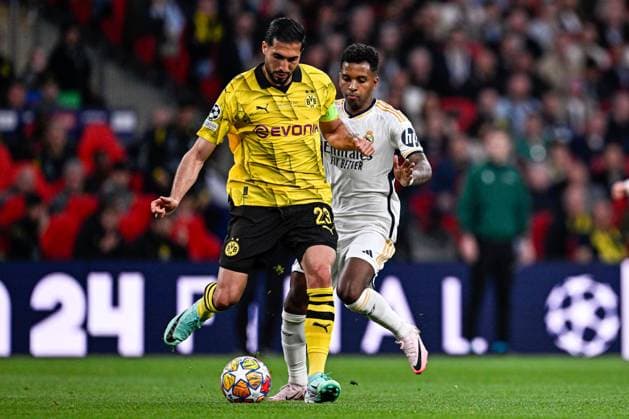 2024-06-01 Borussia Dortmund v Real Madrid CF - UEFA Champions League Final 2023 24 LONDON, UNITED KINGDOM - JUNE 1: Emre Can of Borussia Dortmund, Rodrygo of Real Madrid CF battle for the ball during the UEFA Champions League Final 2023 24 match between Borussia Dortmund and Real Madrid CF at Wembley Stadium on June 1, 2024 in London, United Kingdom. (Photo by Pablo Morano BSR Agency) London United Kingdom Content not available for redistribution in The Netherlands directly or indirectly through any third parties. Copyright: xBSRxAgencyx