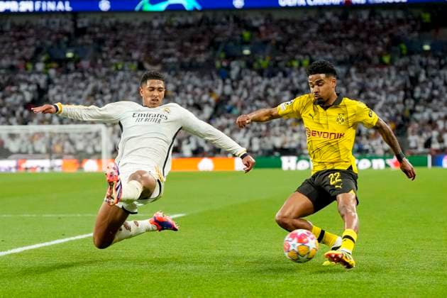 Jude Bellingham (Real Madrid) und Ian Maatsen (Borussia Dortmund) battle for the ball, UEFA Champions League 2023 24 - Final, Borussia Dortmund vs Real Madrid CF, Wembley Stadium, June 1, 2024, London, United Kingdom.