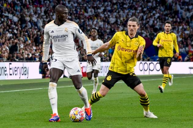 from left in duel Ferland Mendy 23, Real Madrid Marcel Sabitzer 20, Borussia Dortmund 01 06 2024 Football, Champions League Final, Borussia Dortmund vs Real Madrid, Wembley Stadium, London, London Borough of Brent United Kingdom Copyright: xpepphotox xHorstxMauelshagenx pep00321, pep_20240601_hm